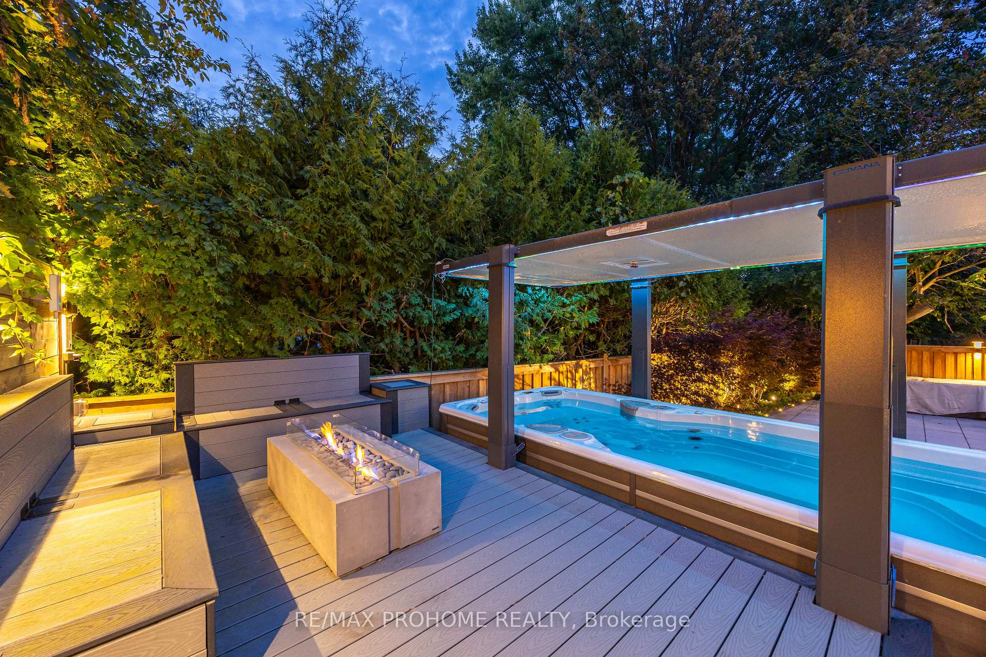 Photo 5 of 16 Emily Carr Street, Markham, Unionville — HOMEH
