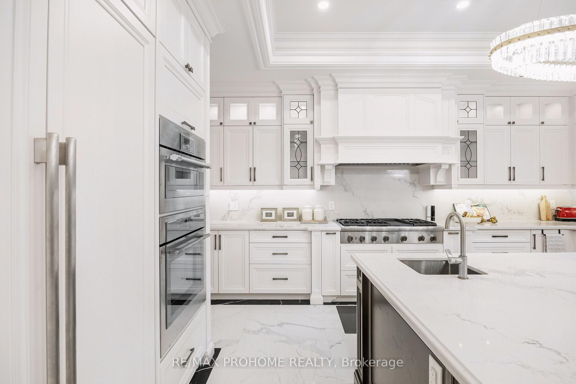 Photo 11 of 16 Emily Carr Street, Markham, Unionville — HOMEH