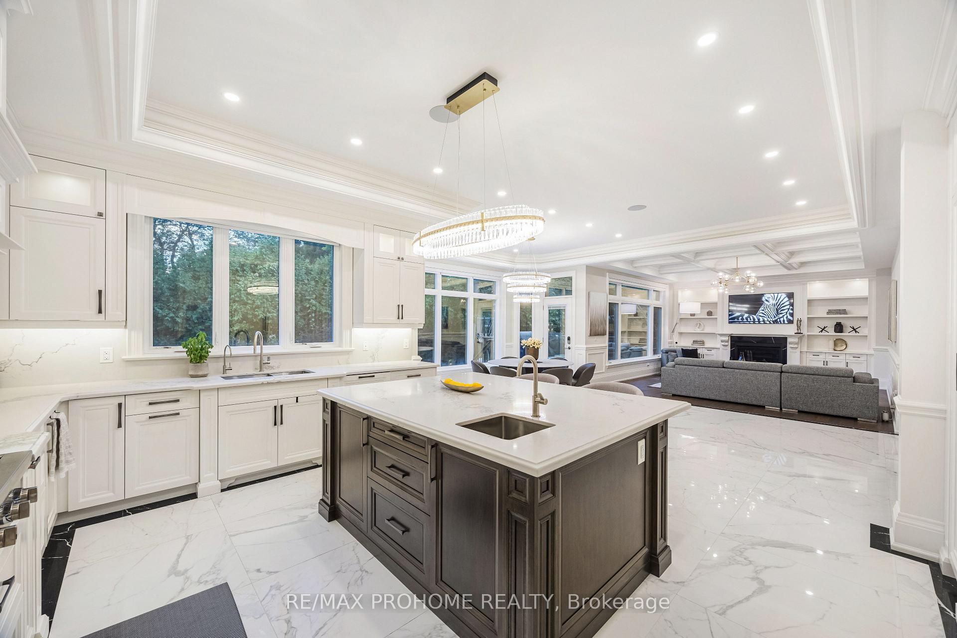 Photo 12 of 16 Emily Carr Street, Markham, Unionville — HOMEH