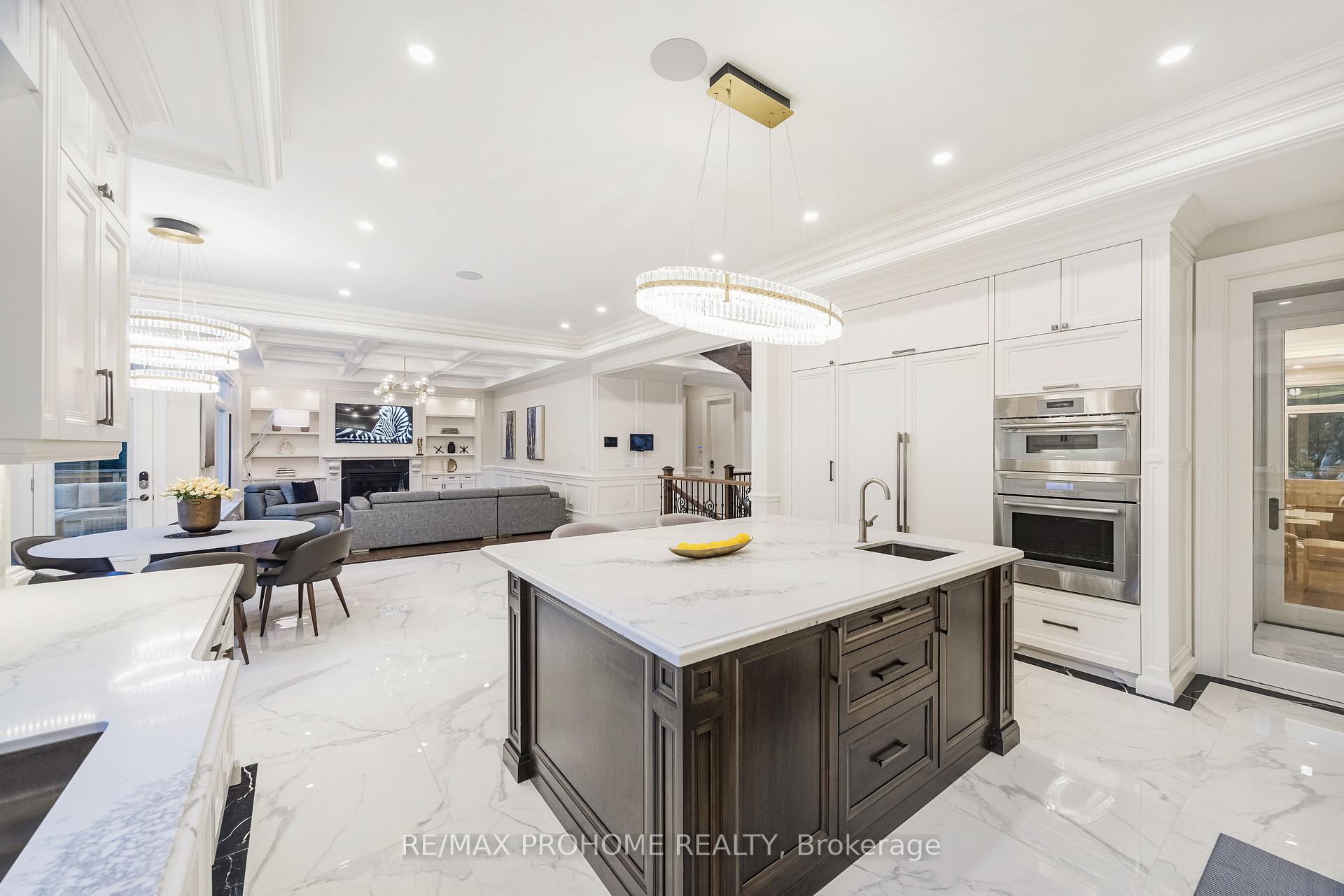 Photo 13 of 16 Emily Carr Street, Markham, Unionville — HOMEH