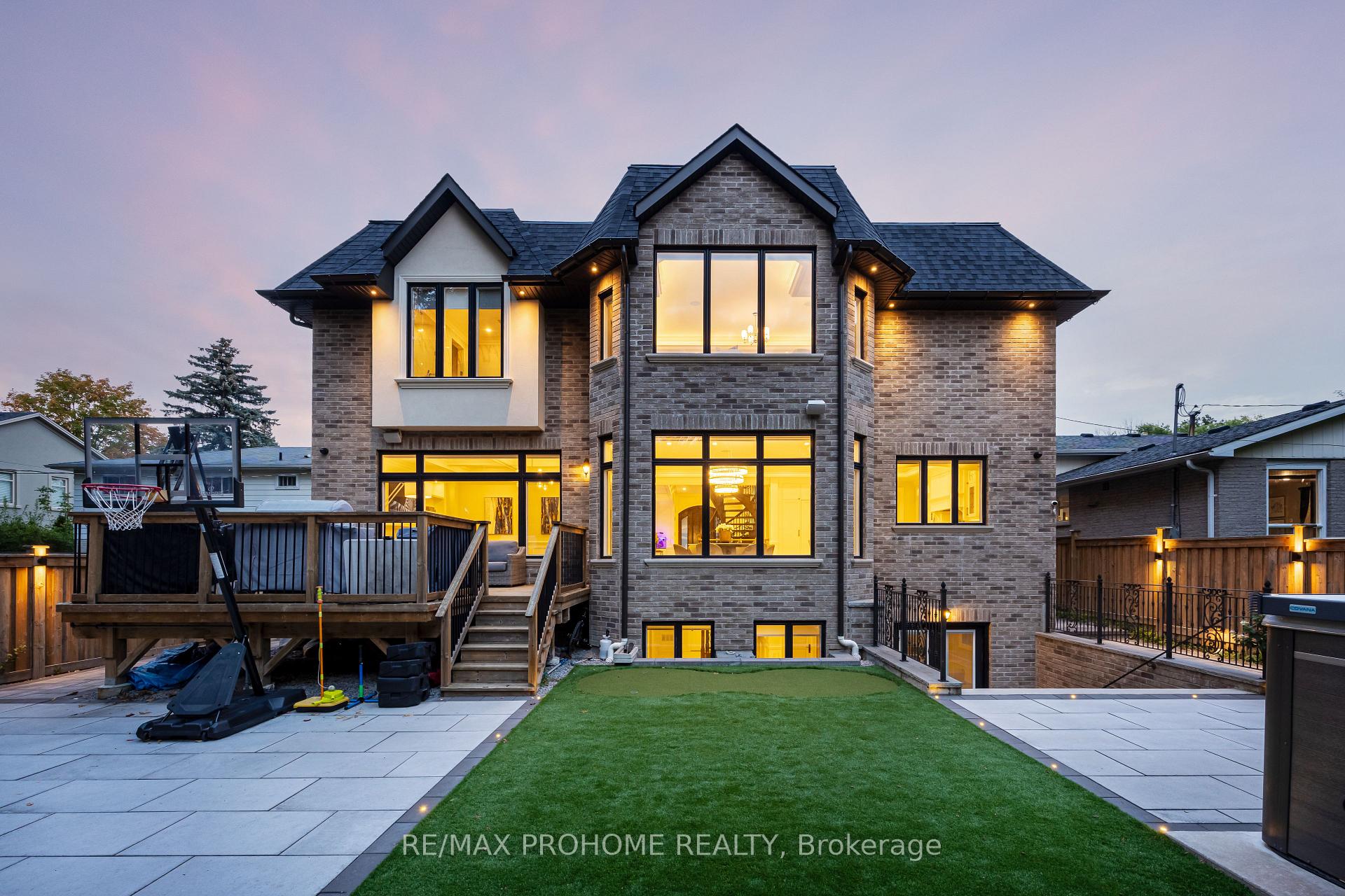 Photo 40 of 16 Emily Carr Street, Markham, Unionville — HOMEH