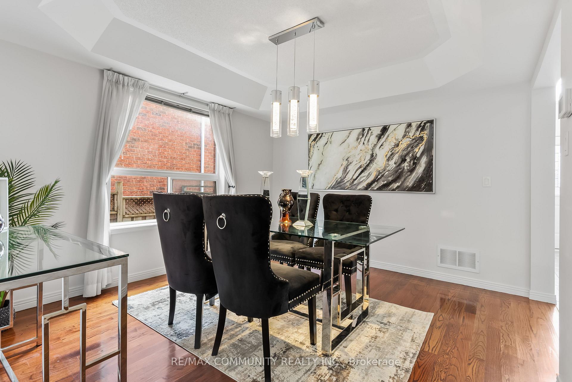 Photo 8 of 27 Mac Carl Crescent, Whitby, Rolling Acres — HOMEH
