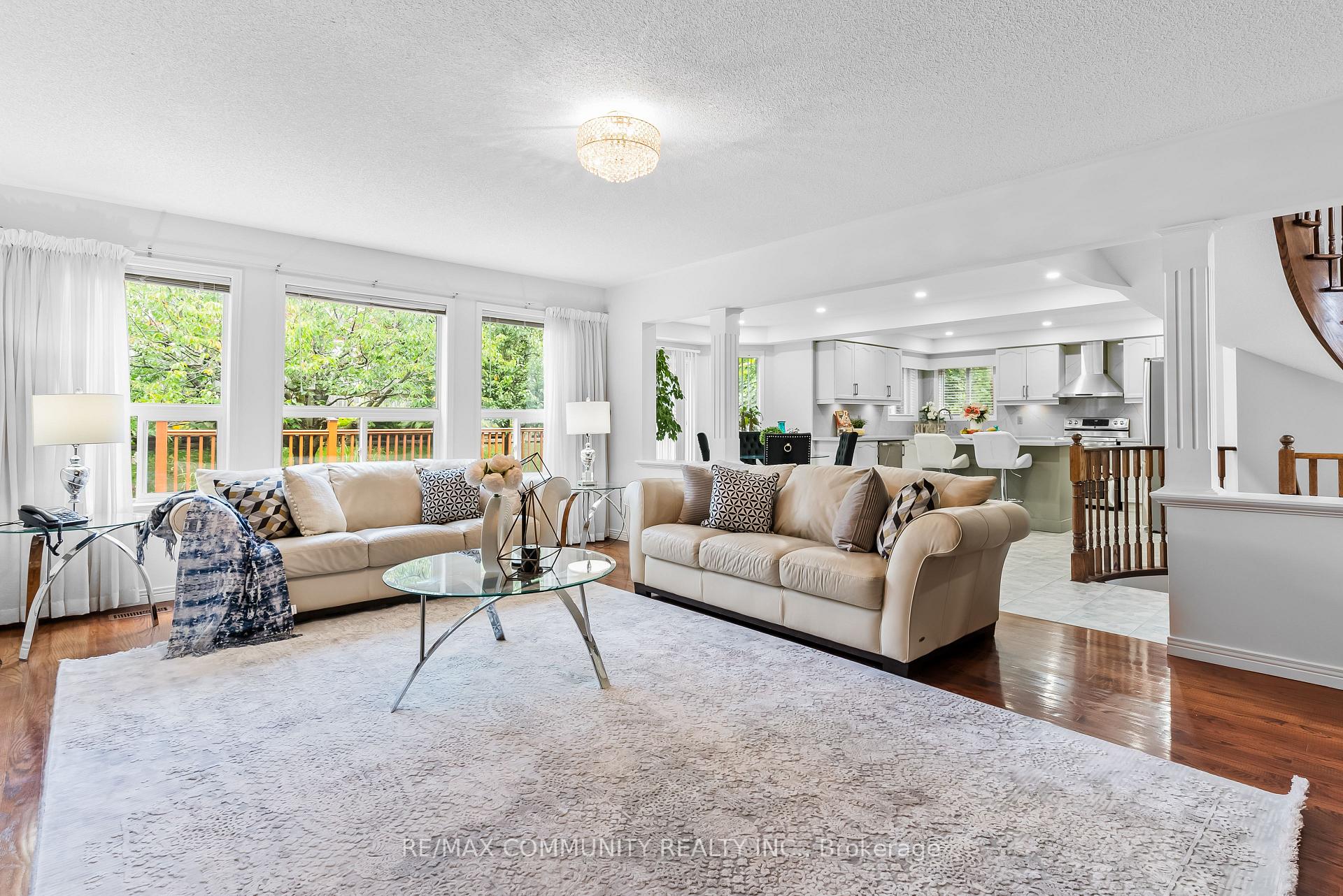 Photo 12 of 27 Mac Carl Crescent, Whitby, Rolling Acres — HOMEH