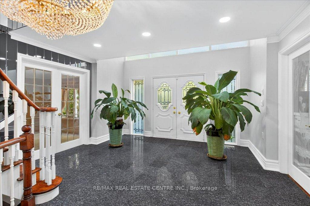 Photo 3 of 40 Colton Crescent N, Vaughan, Islington Woods — HOMEH