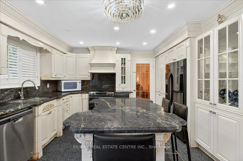 Photo 12 of 40 Colton Crescent N, Vaughan, Islington Woods — HOMEH