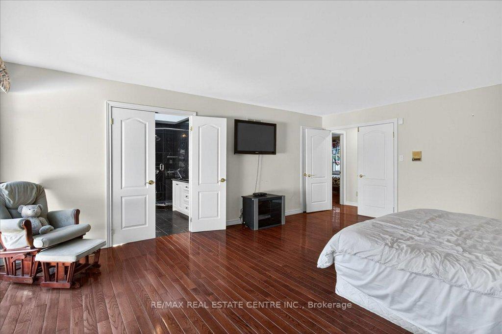 Photo 20 of 40 Colton Crescent N, Vaughan, Islington Woods — HOMEH