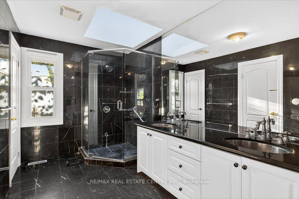 Photo 21 of 40 Colton Crescent N, Vaughan, Islington Woods — HOMEH