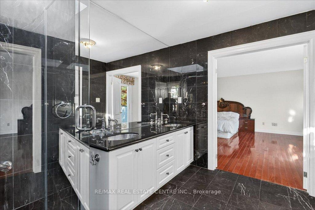 Photo 22 of 40 Colton Crescent N, Vaughan, Islington Woods — HOMEH