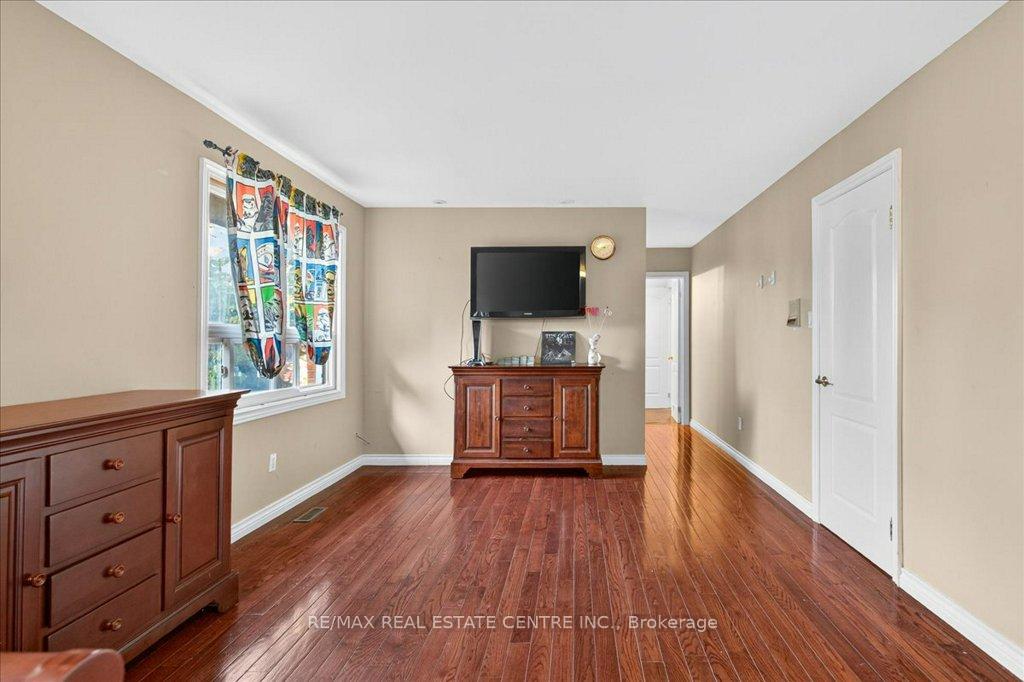 Photo 24 of 40 Colton Crescent N, Vaughan, Islington Woods — HOMEH