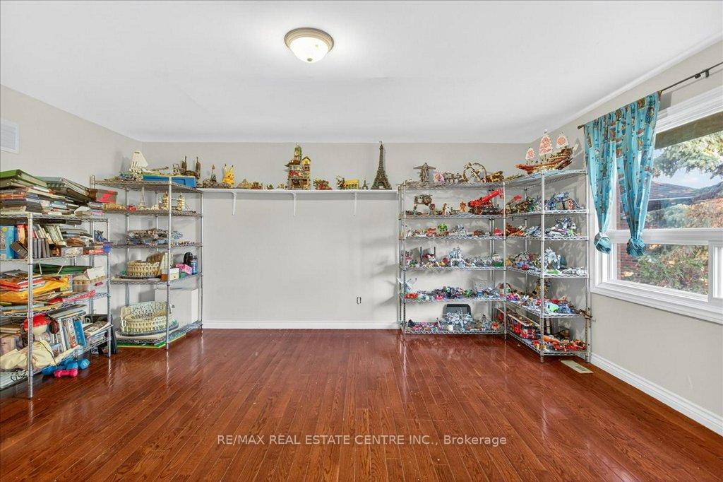 Photo 28 of 40 Colton Crescent N, Vaughan, Islington Woods — HOMEH