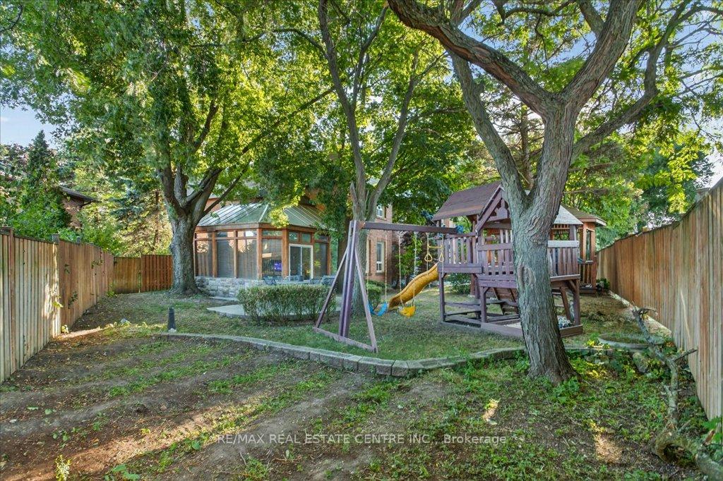Photo 37 of 40 Colton Crescent N, Vaughan, Islington Woods — HOMEH