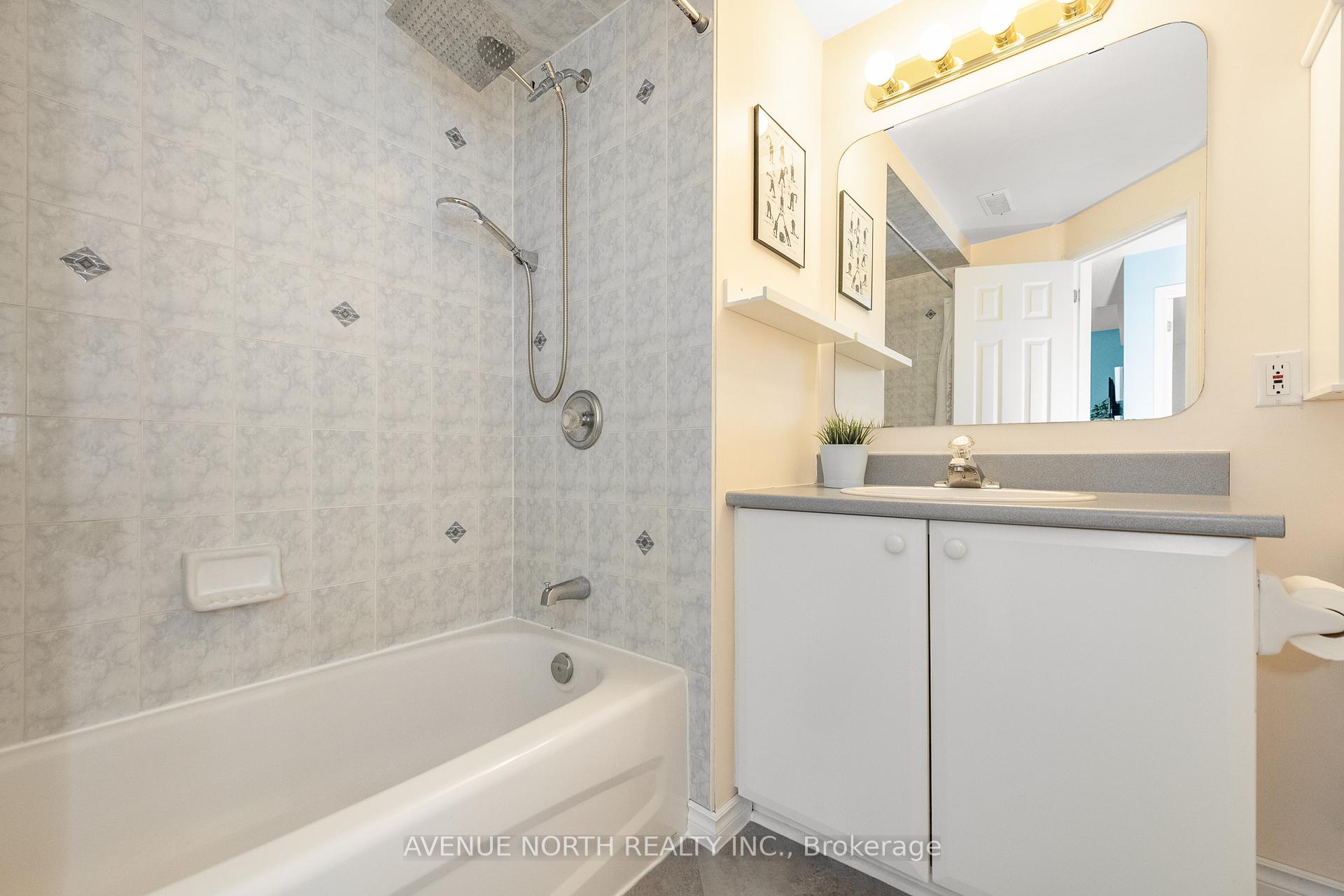 Photo 16 of 225 Gladeview Private, Ottawa, Upper Hunt Club — HOMEH