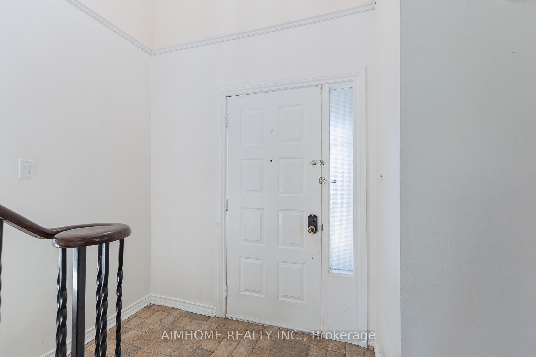 Photo 6 of 92 Bay Hill Drive, Vaughan, Glen Shields — HOMEH