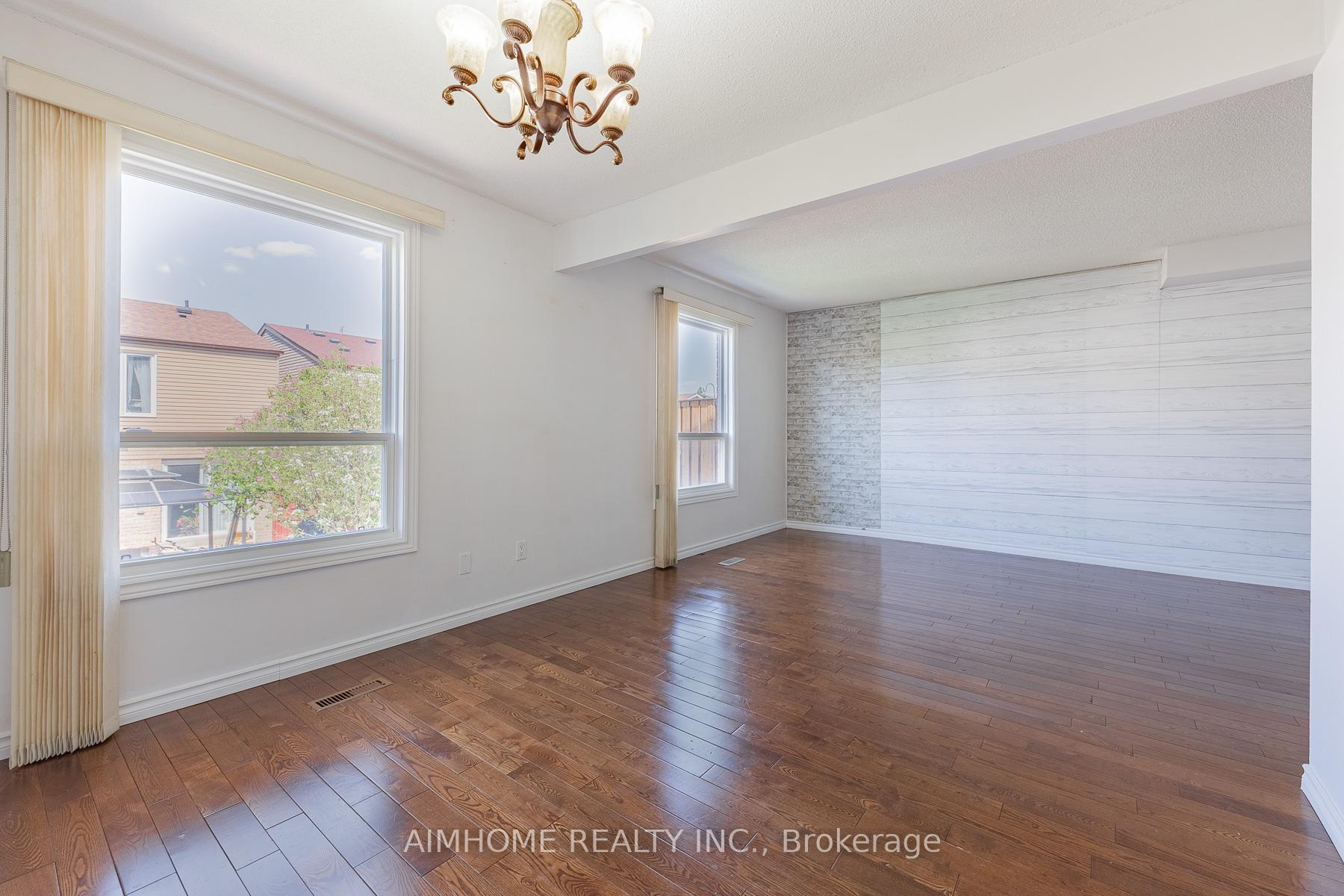 Photo 11 of 92 Bay Hill Drive, Vaughan, Glen Shields — HOMEH