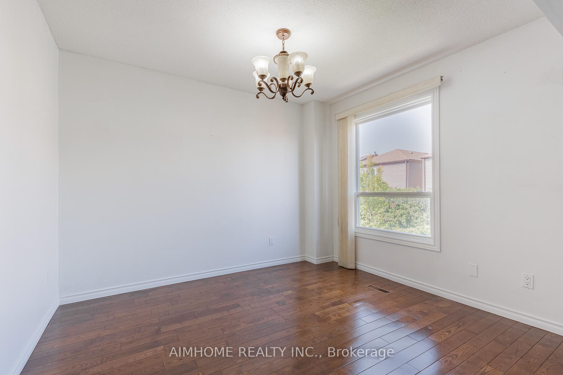 Photo 12 of 92 Bay Hill Drive, Vaughan, Glen Shields — HOMEH
