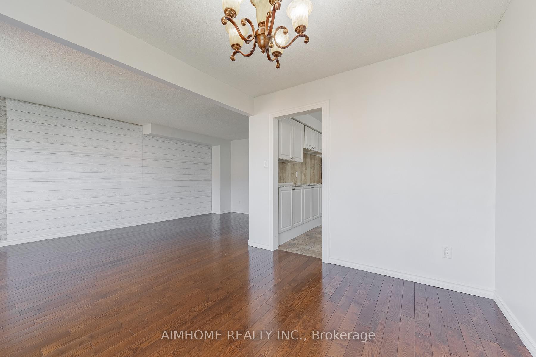 Photo 13 of 92 Bay Hill Drive, Vaughan, Glen Shields — HOMEH