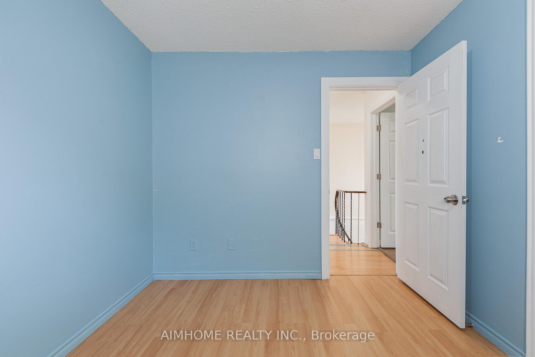 Photo 33 of 92 Bay Hill Drive, Vaughan, Glen Shields — HOMEH