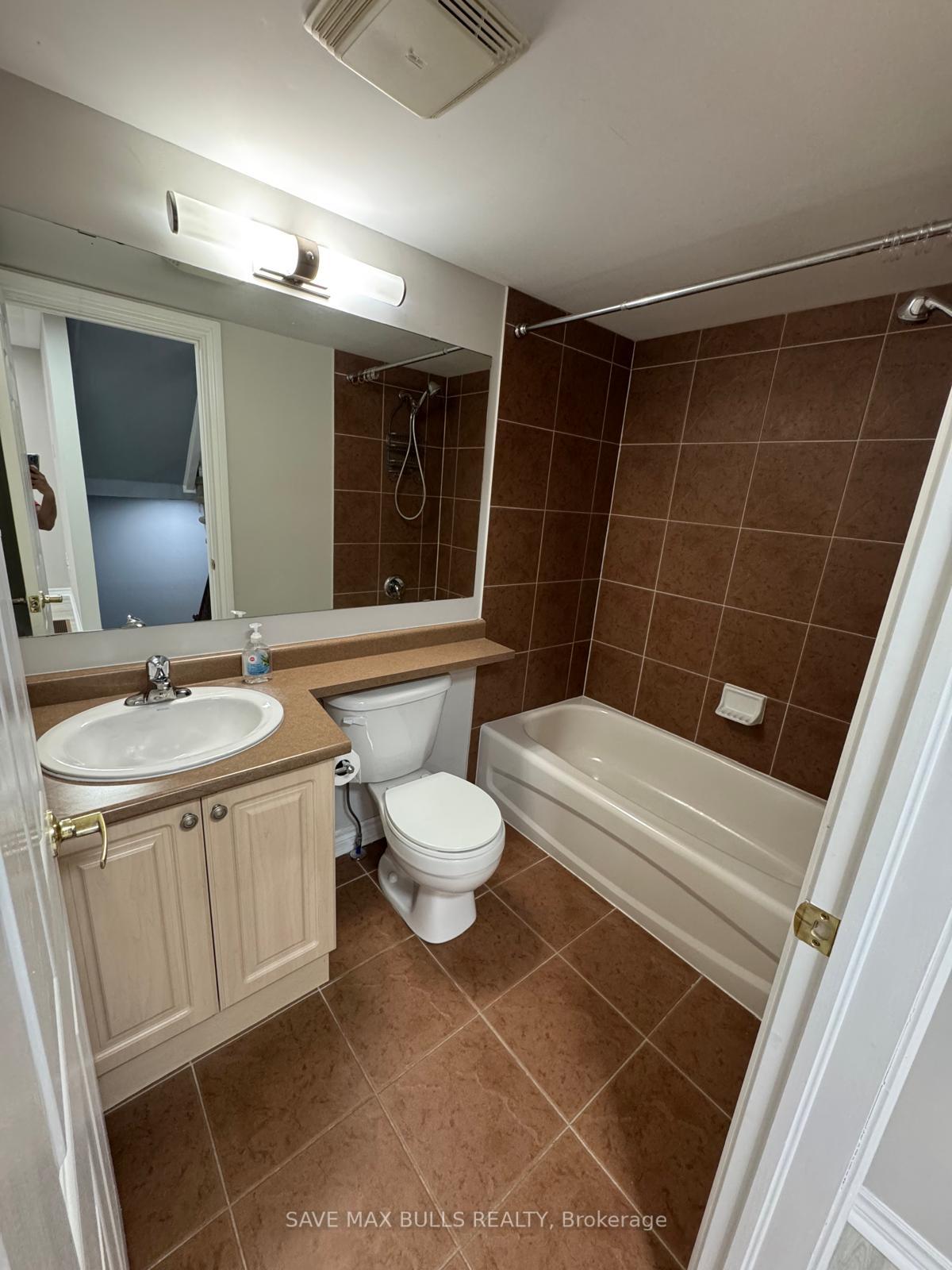 Photo 4 of 46 Wicker Park Way, Whitby, Pringle Creek — HOMEH