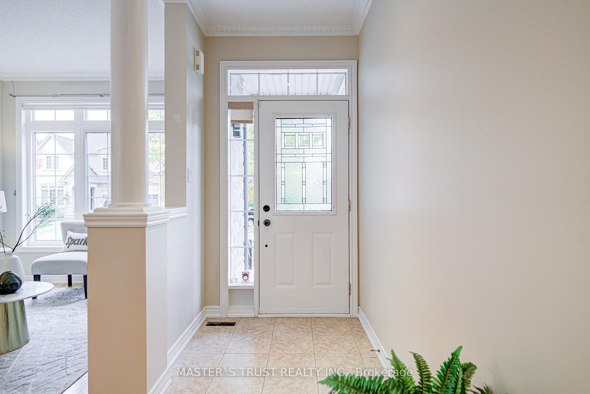 Photo 5 of 38 Jacobi Court, Vaughan, Patterson — HOMEH