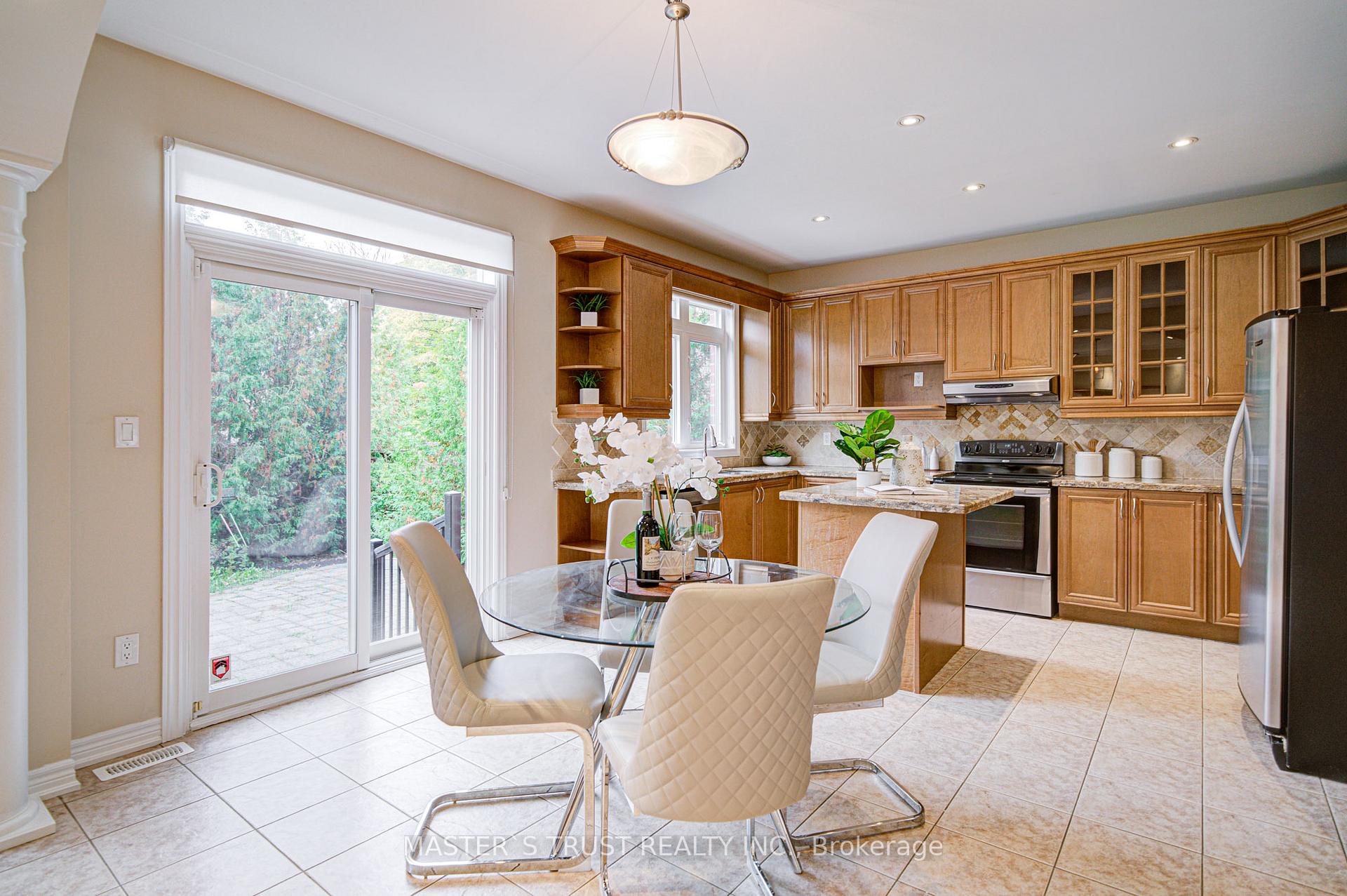Photo 17 of 38 Jacobi Court, Vaughan, Patterson — HOMEH