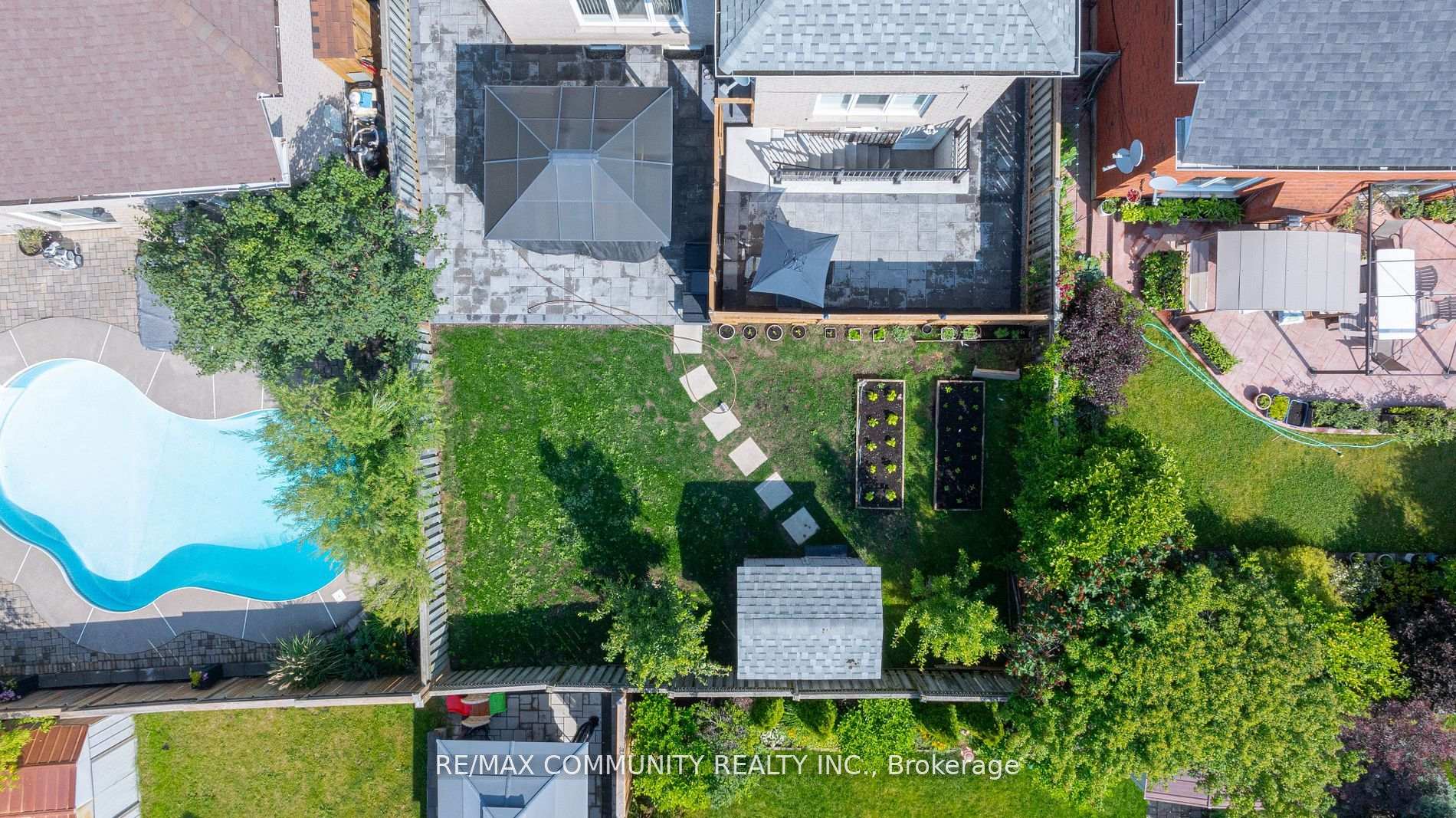 Photo 9 of 54 Mortimer Crescent E, Ajax, Central West — HOMEH