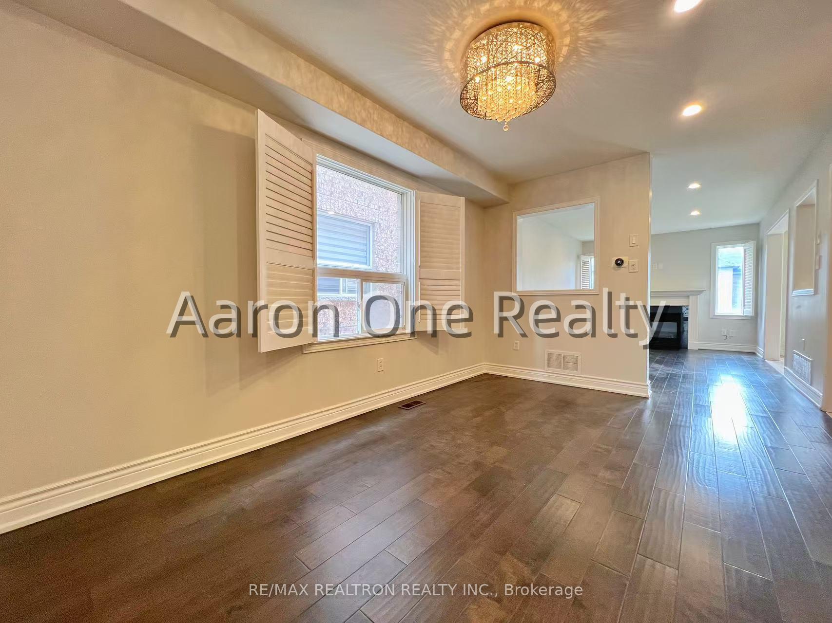 Photo 4 of 296 Lauderdale Drive, Vaughan, Patterson — HOMEH