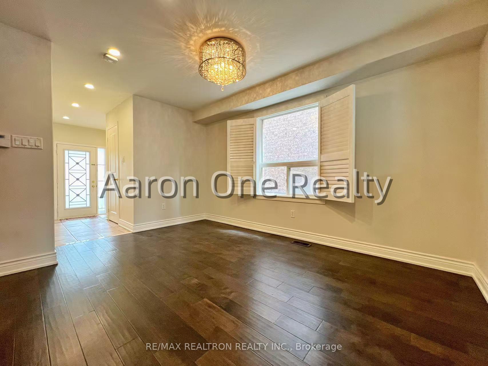 Photo 5 of 296 Lauderdale Drive, Vaughan, Patterson — HOMEH