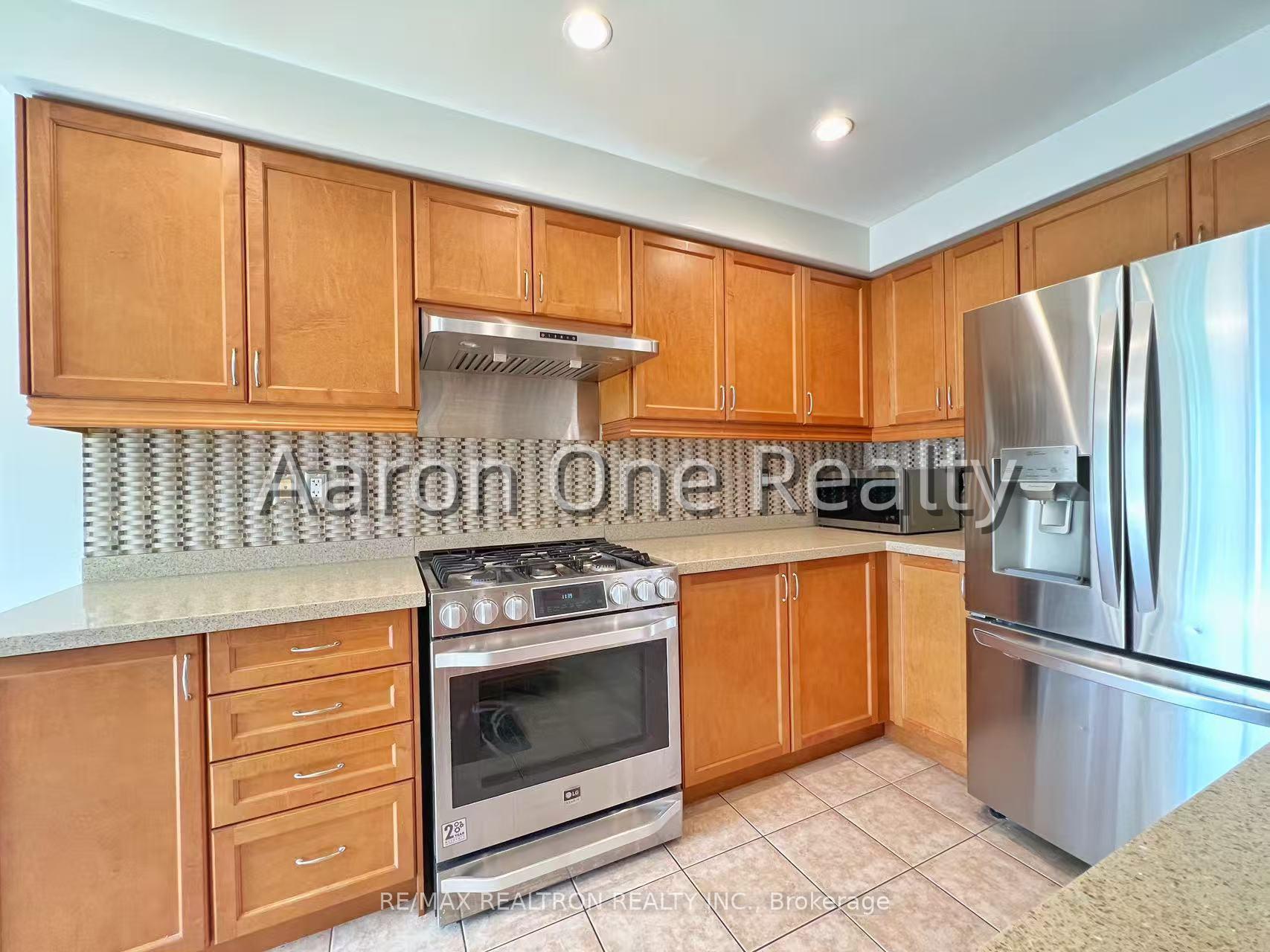 Photo 11 of 296 Lauderdale Drive, Vaughan, Patterson — HOMEH