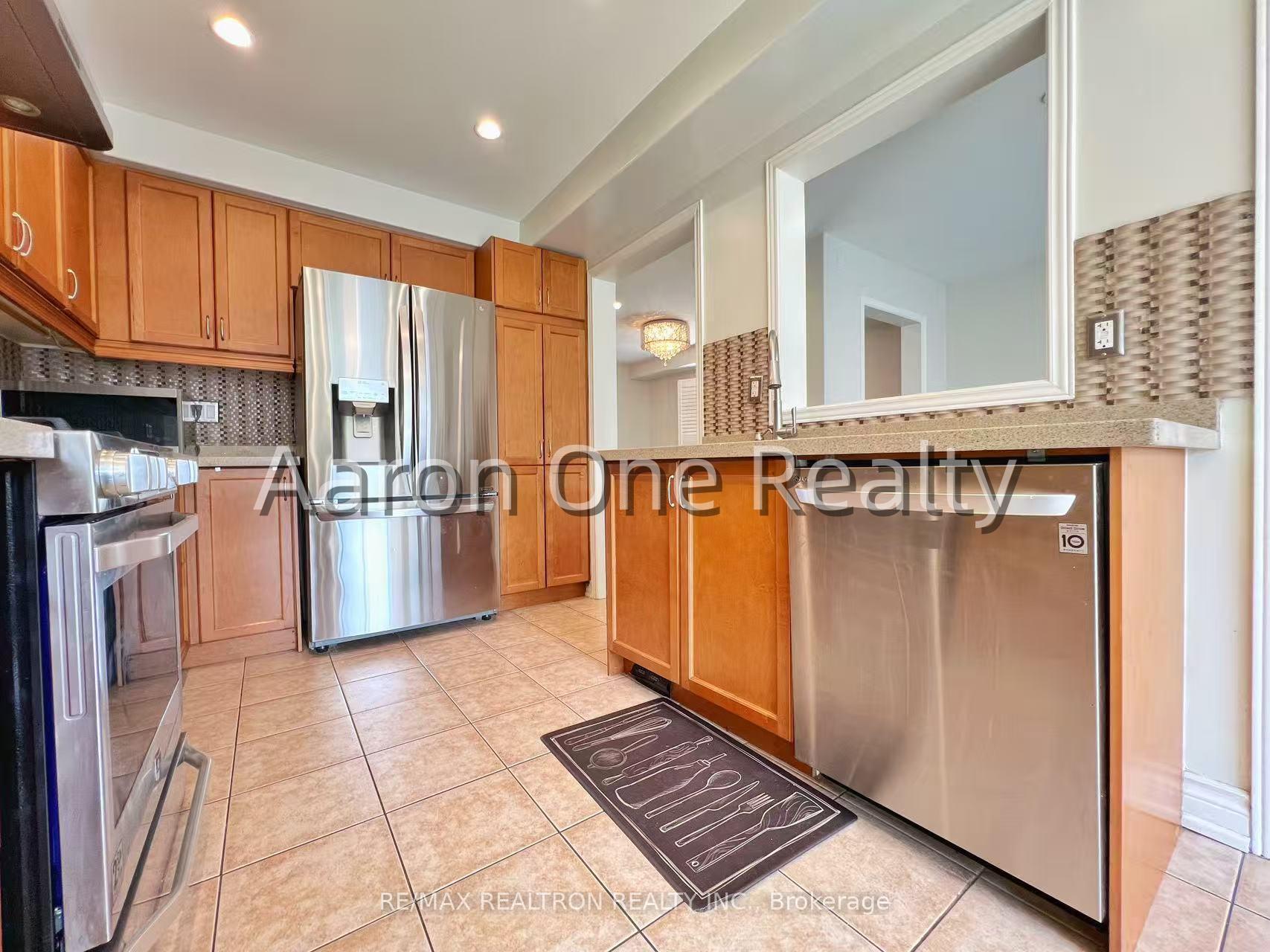 Photo 12 of 296 Lauderdale Drive, Vaughan, Patterson — HOMEH