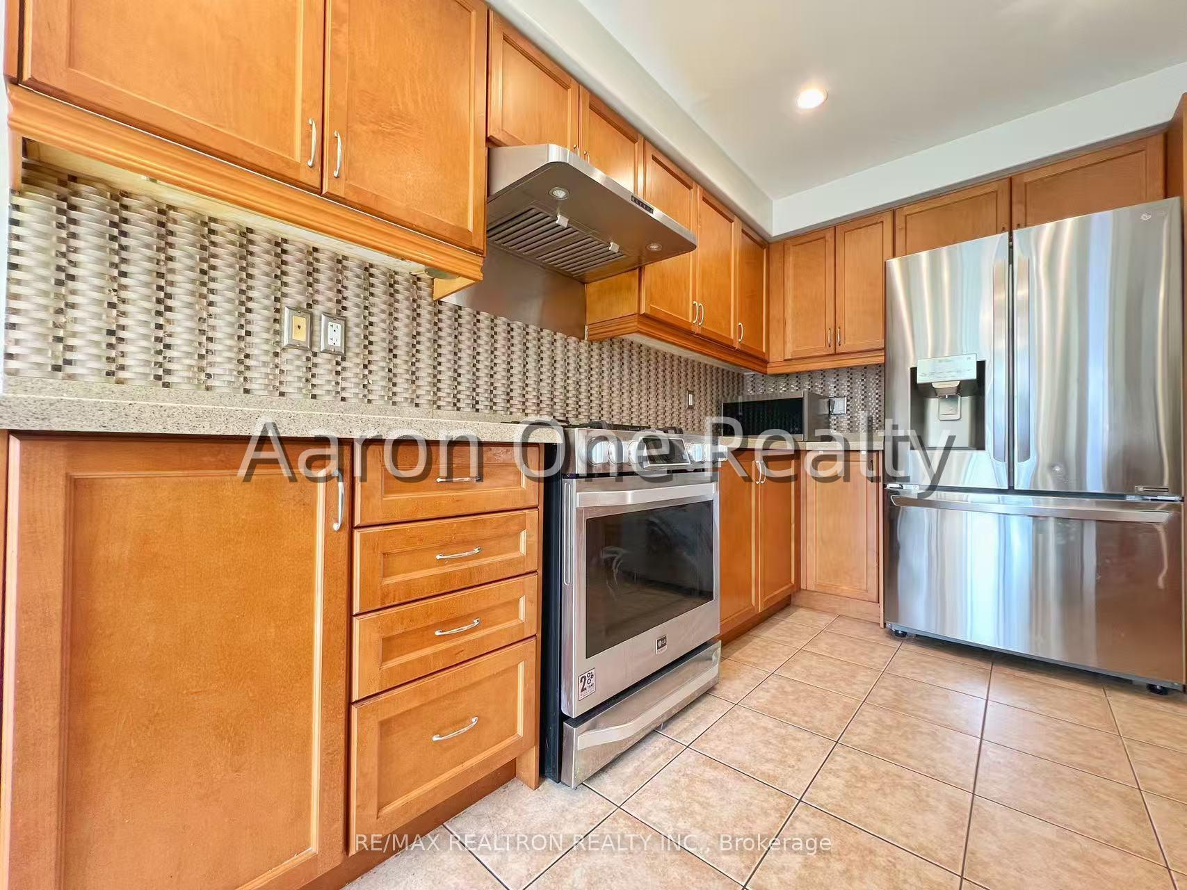 Photo 13 of 296 Lauderdale Drive, Vaughan, Patterson — HOMEH