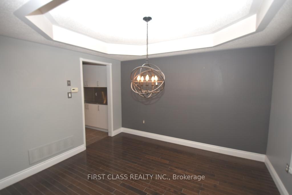 Photo 6 of Unit Main, 19 Dopp Crescent, Whitby, Brooklin — HOMEH