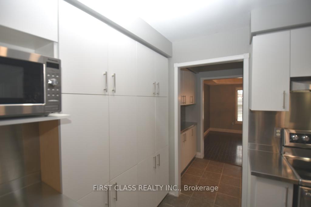 Photo 9 of Unit Main, 19 Dopp Crescent, Whitby, Brooklin — HOMEH