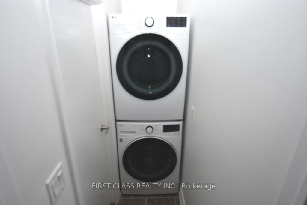 Photo 13 of Unit Main, 19 Dopp Crescent, Whitby, Brooklin — HOMEH