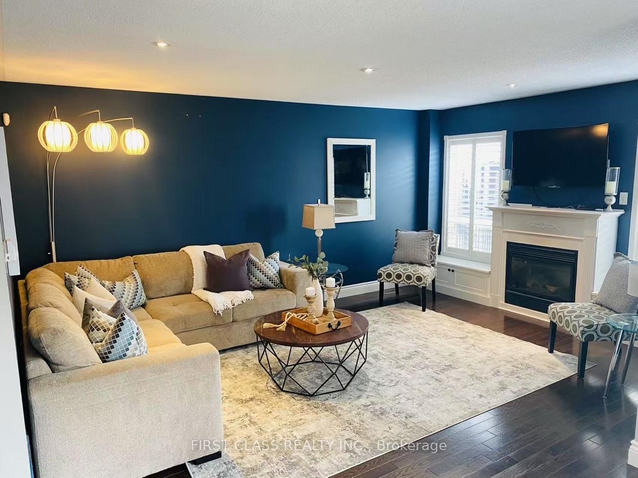 Photo 16 of Unit Main, 19 Dopp Crescent, Whitby, Brooklin — HOMEH