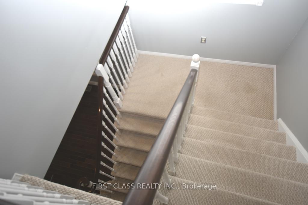 Photo 18 of Unit Main, 19 Dopp Crescent, Whitby, Brooklin — HOMEH