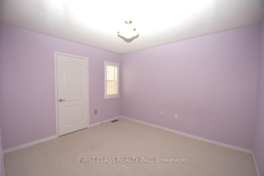 Photo 23 of Unit Main, 19 Dopp Crescent, Whitby, Brooklin — HOMEH