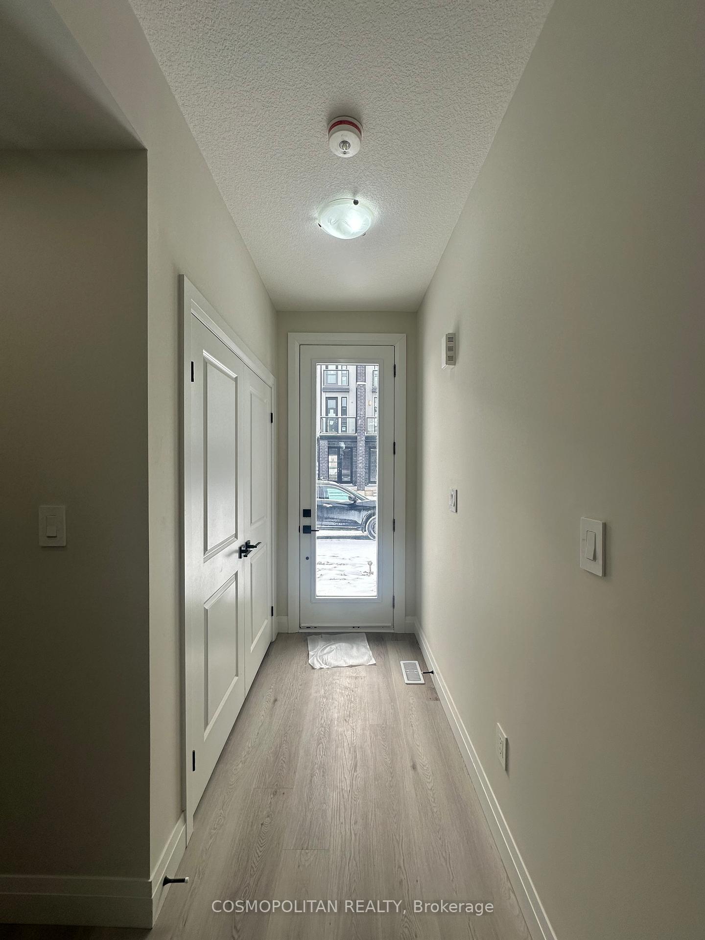 Photo 3 of 64 Keystone Trail, Welland, Lincoln/Crowland — HOMEH