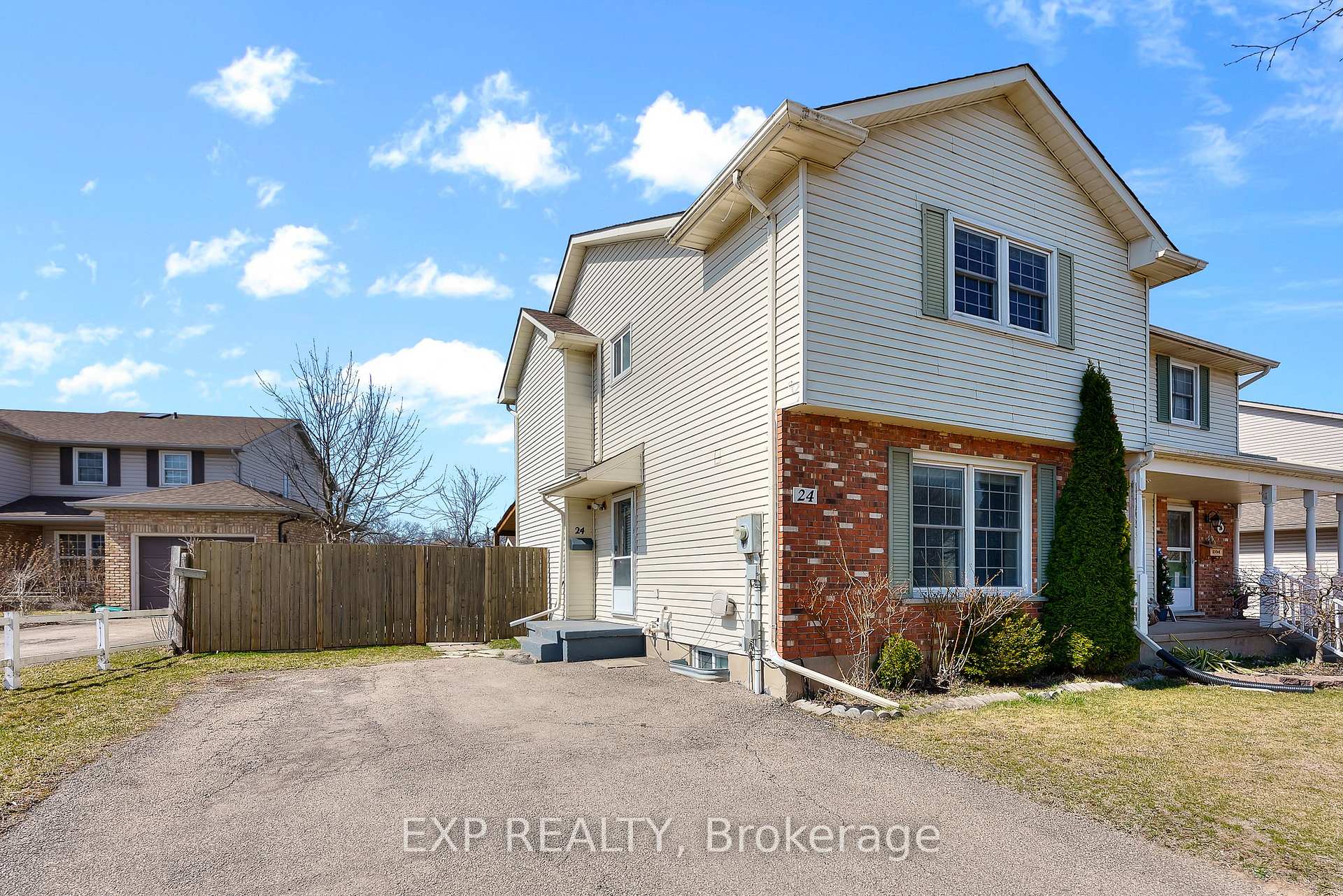 Photo 1 of 24 Station Street, Welland, Broadway — HOMEH