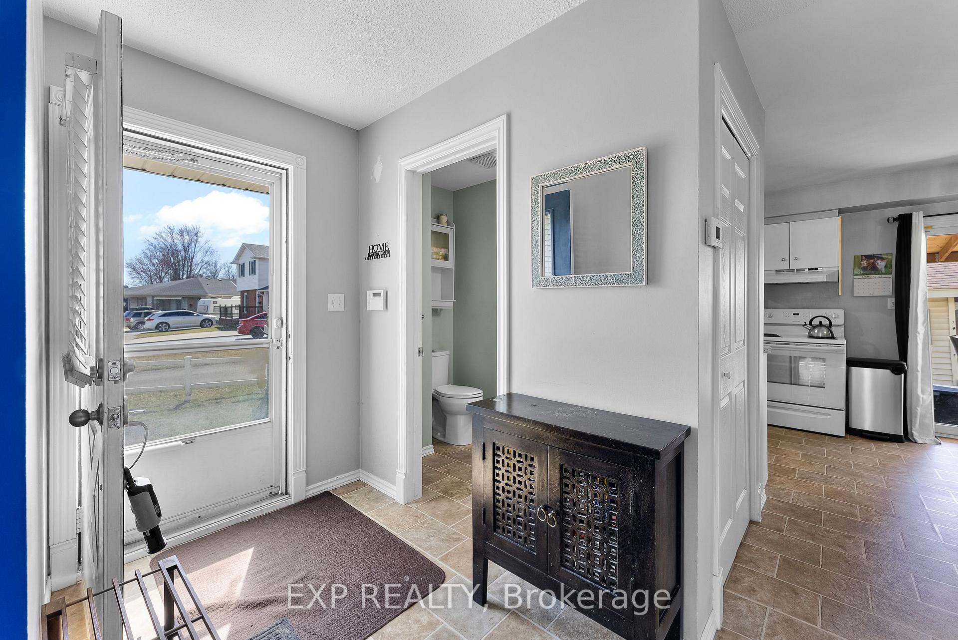 Photo 3 of 24 Station Street, Welland, Broadway — HOMEH