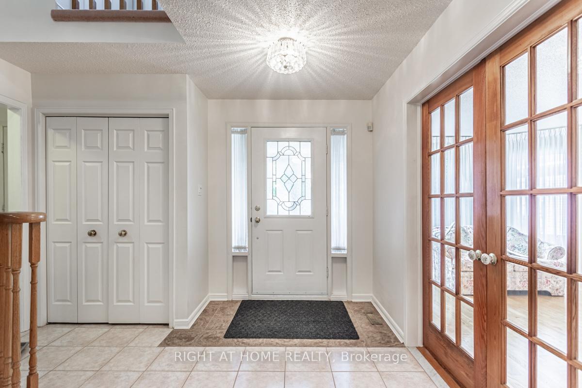 Photo 4 of 32 Hemlock Drive, Markham, Raymerville — HOMEH