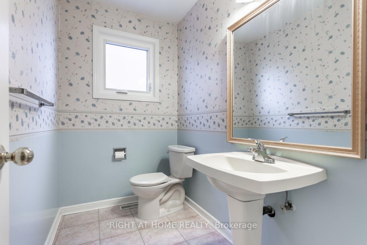 Photo 11 of 32 Hemlock Drive, Markham, Raymerville — HOMEH