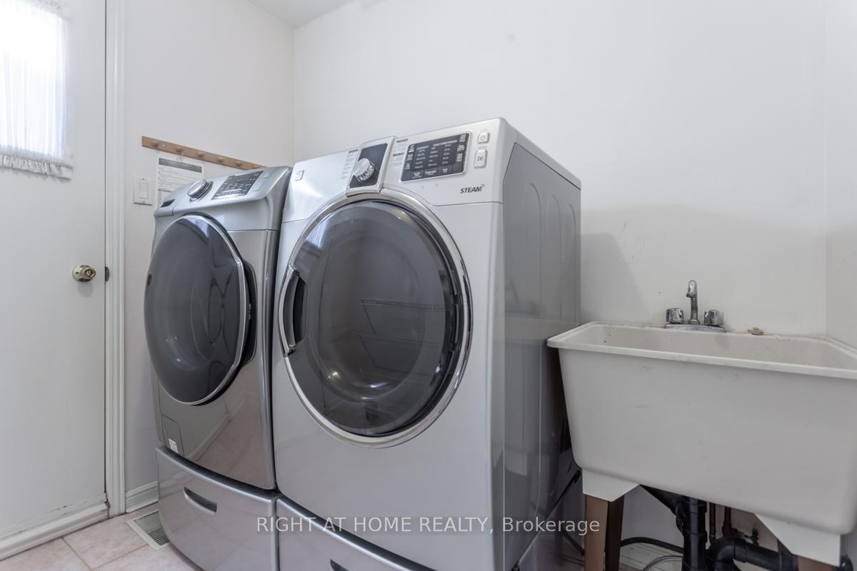 Photo 12 of 32 Hemlock Drive, Markham, Raymerville — HOMEH
