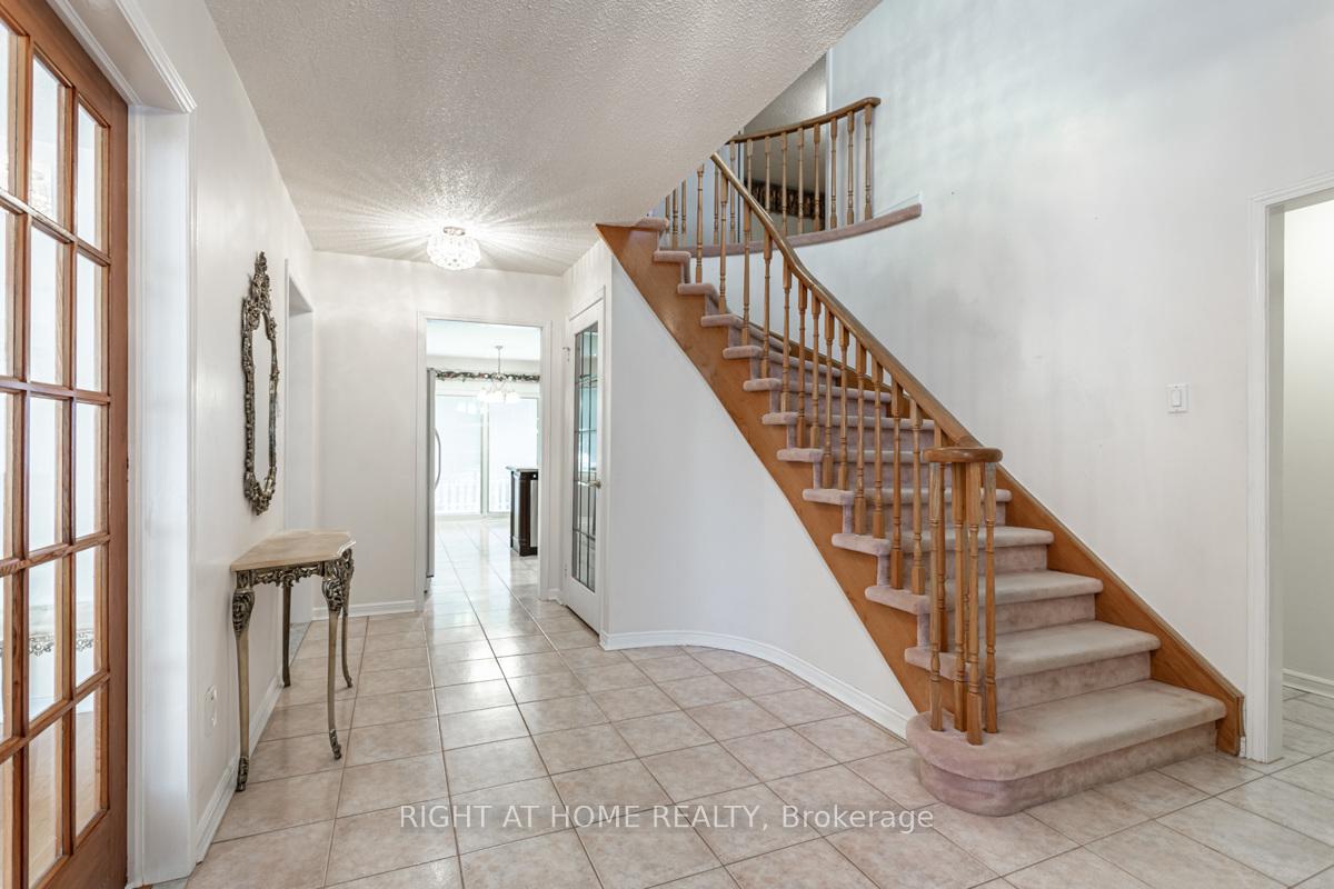 Photo 13 of 32 Hemlock Drive, Markham, Raymerville — HOMEH