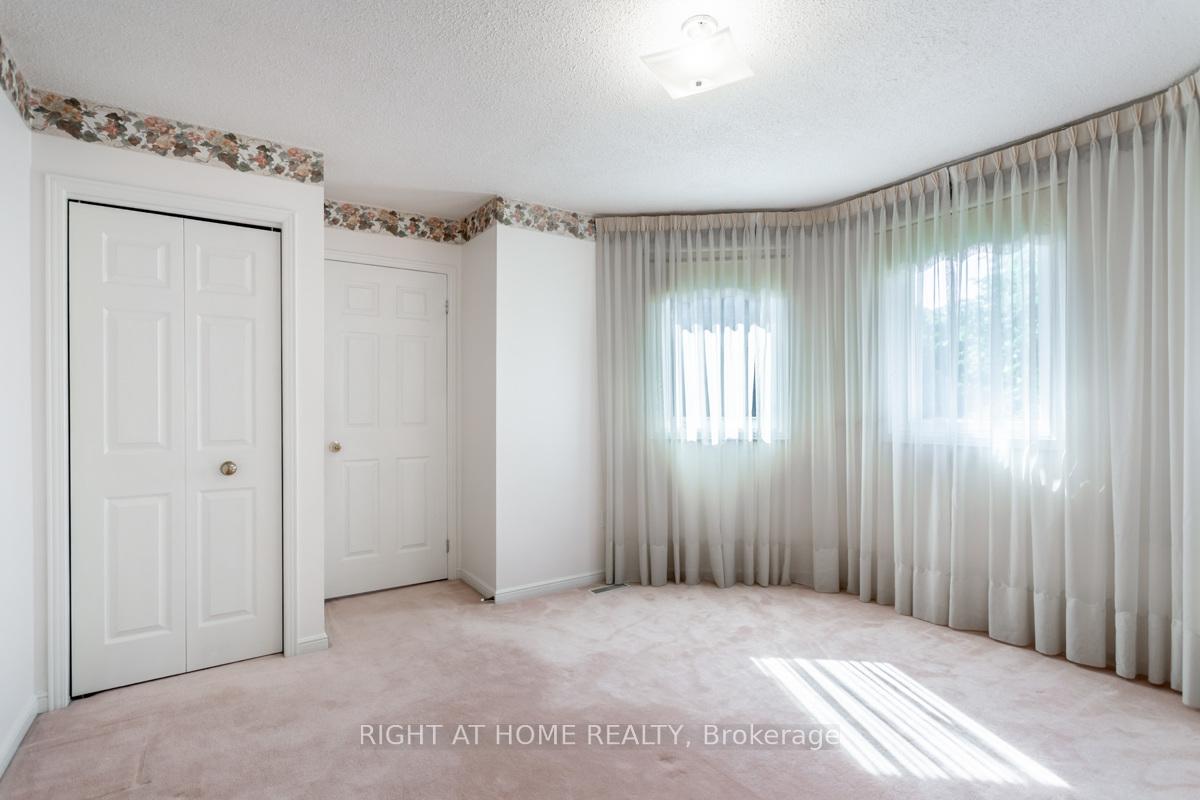 Photo 18 of 32 Hemlock Drive, Markham, Raymerville — HOMEH