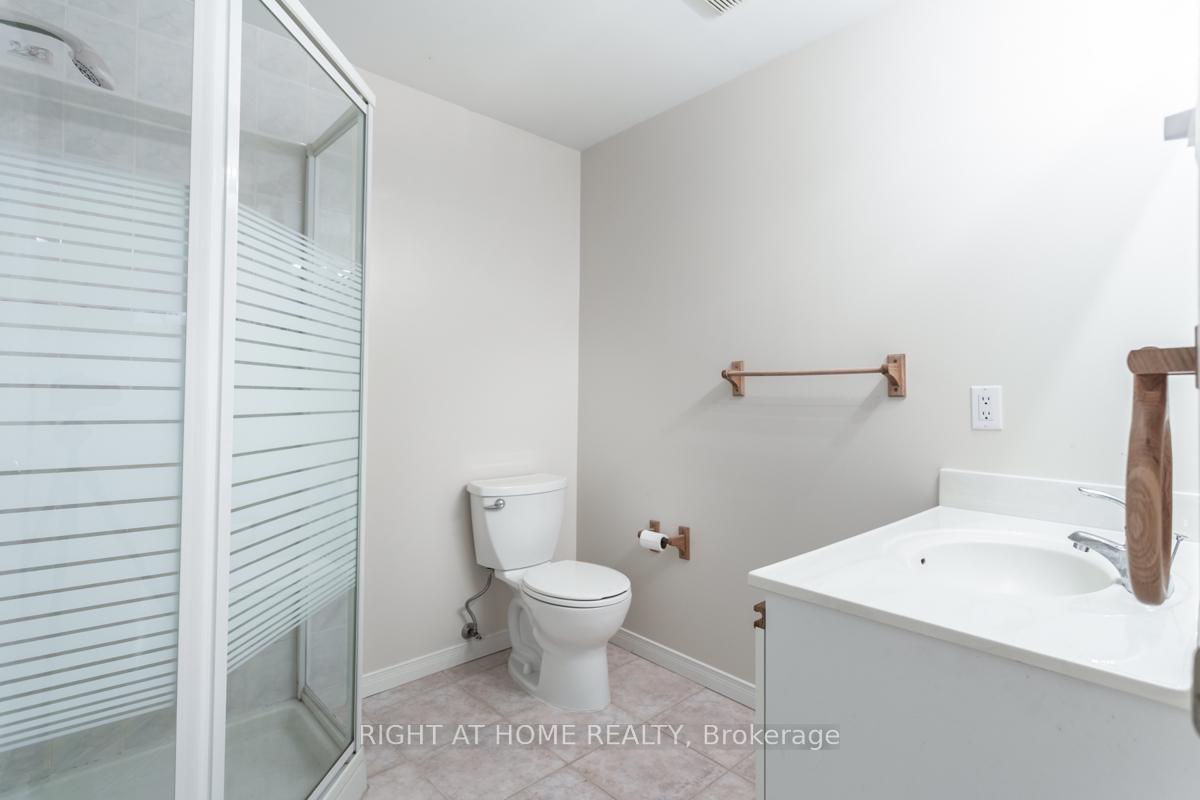 Photo 23 of 32 Hemlock Drive, Markham, Raymerville — HOMEH