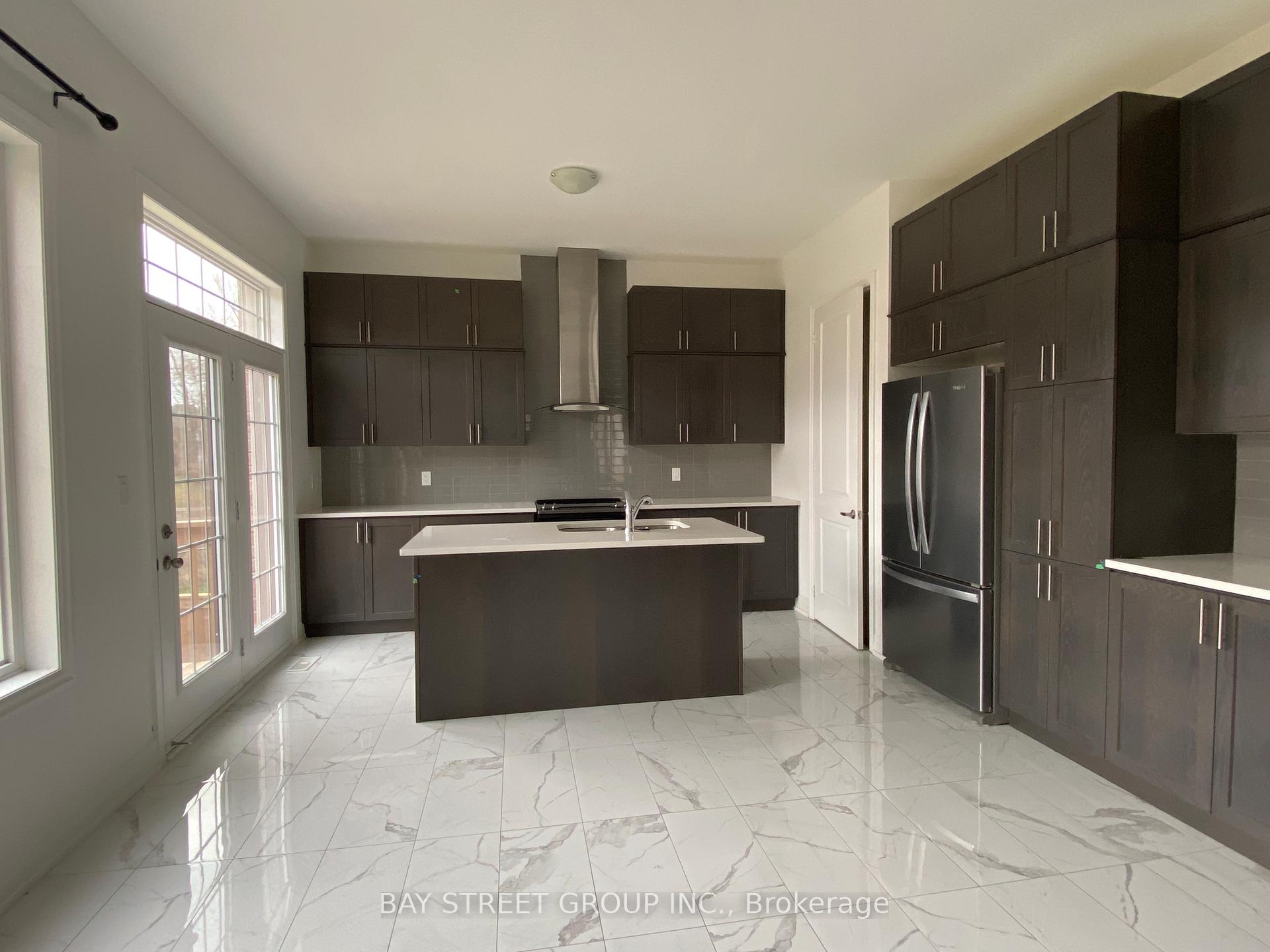 Photo 2 of 46 Blenheim Circle, Whitby, Rural Whitby — HOMEH
