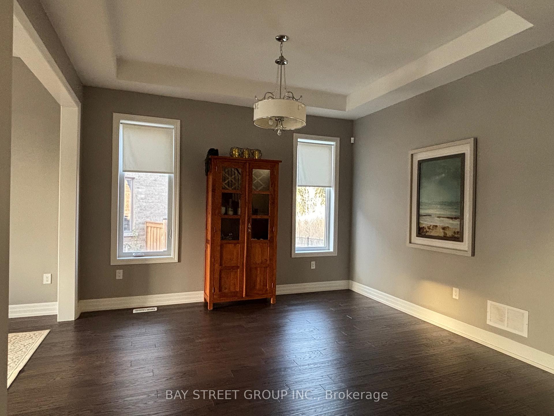 Photo 4 of 46 Blenheim Circle, Whitby, Rural Whitby — HOMEH