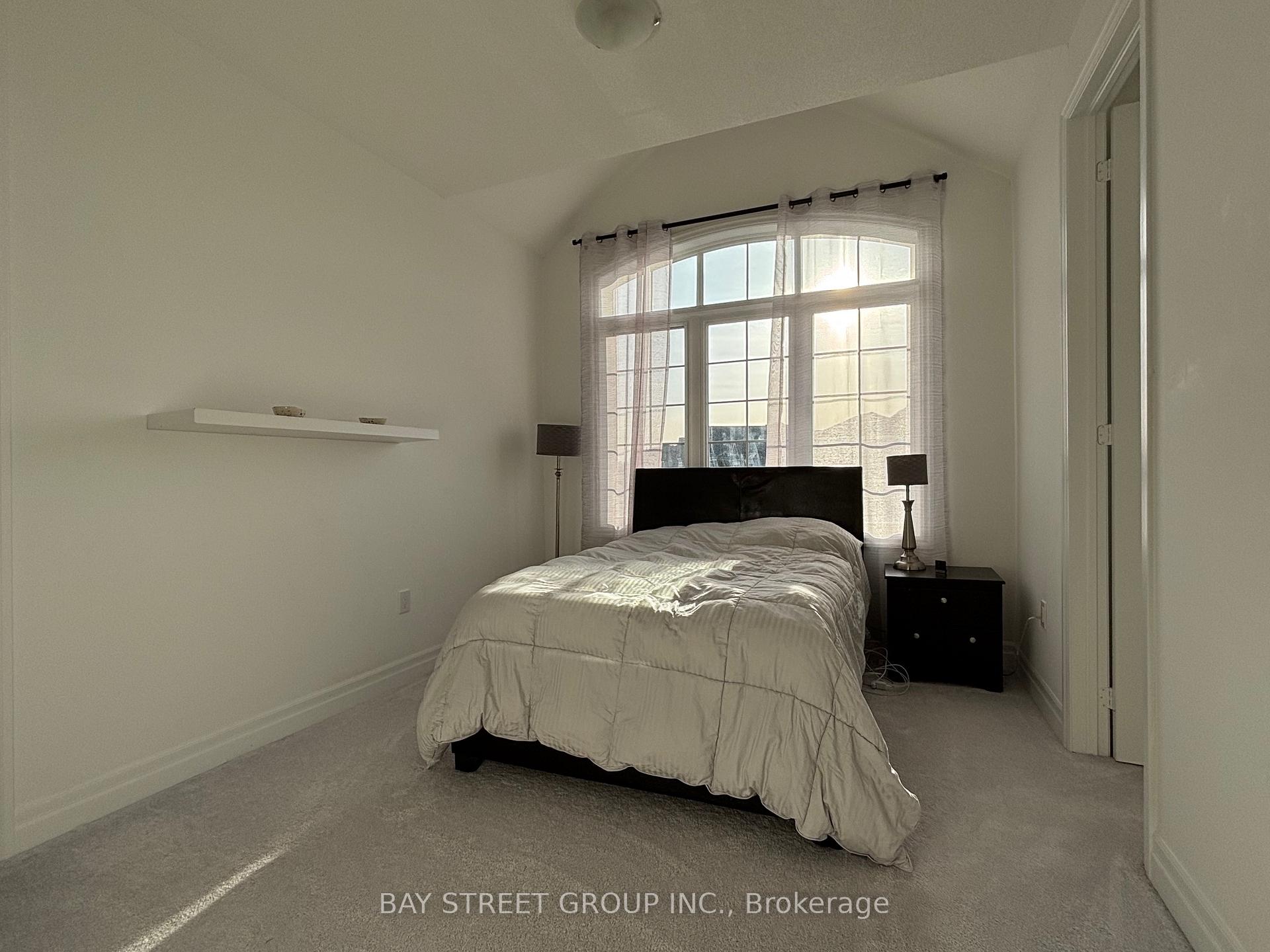 Photo 11 of 46 Blenheim Circle, Whitby, Rural Whitby — HOMEH