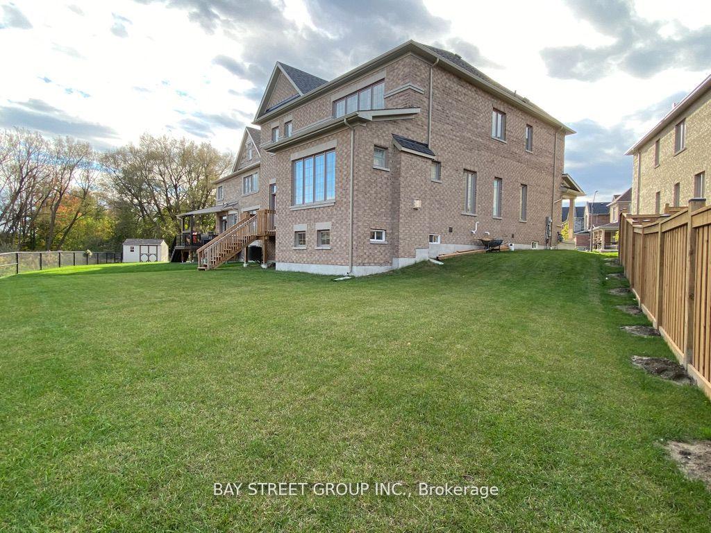 Photo 14 of 46 Blenheim Circle, Whitby, Rural Whitby — HOMEH