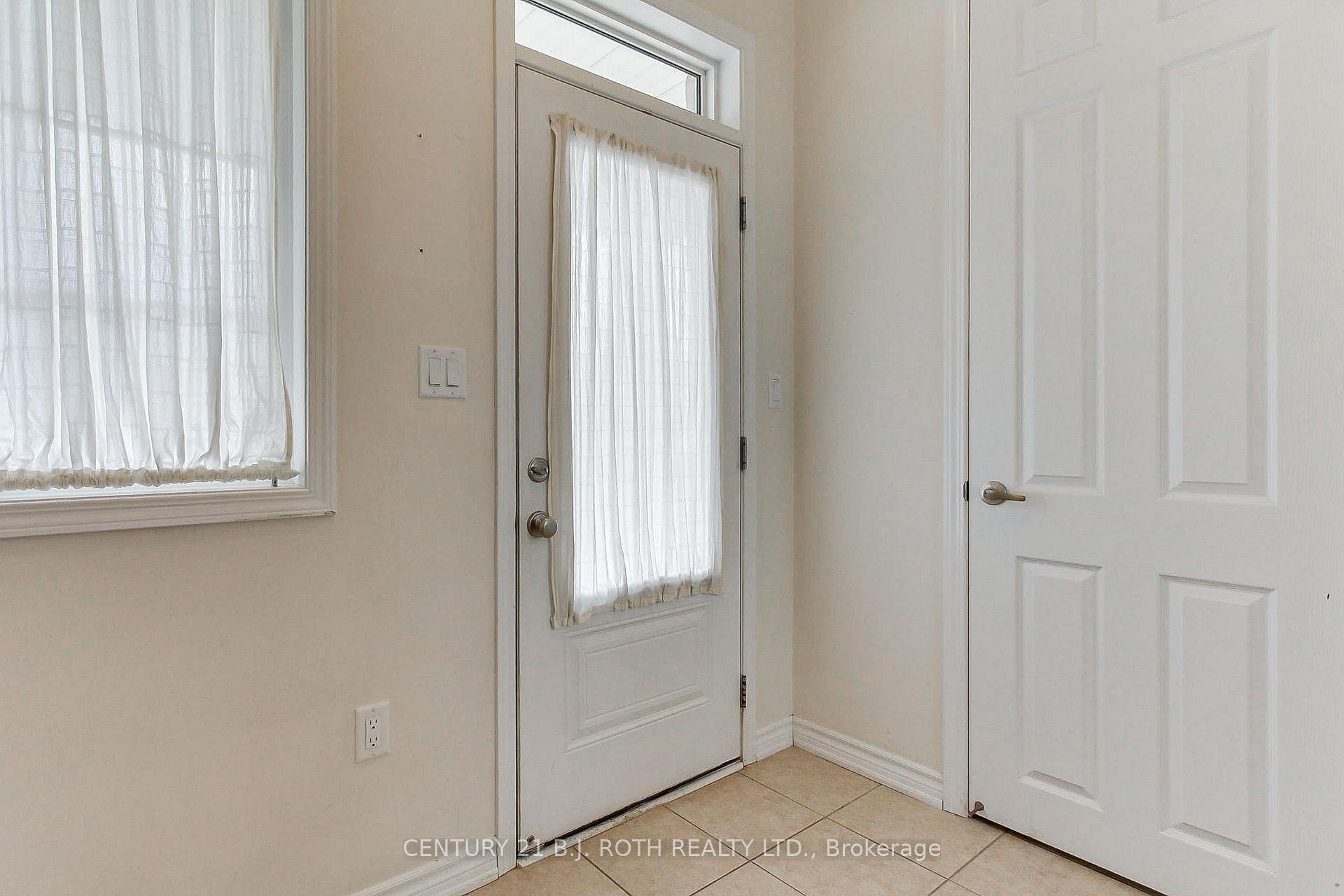 Photo 5 of 20 Clifford Dalton Drive, Aurora, Rural Aurora — HOMEH